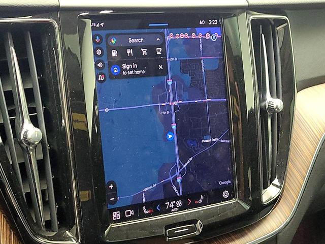 Photo of 2022 Gray Volvo XC60
