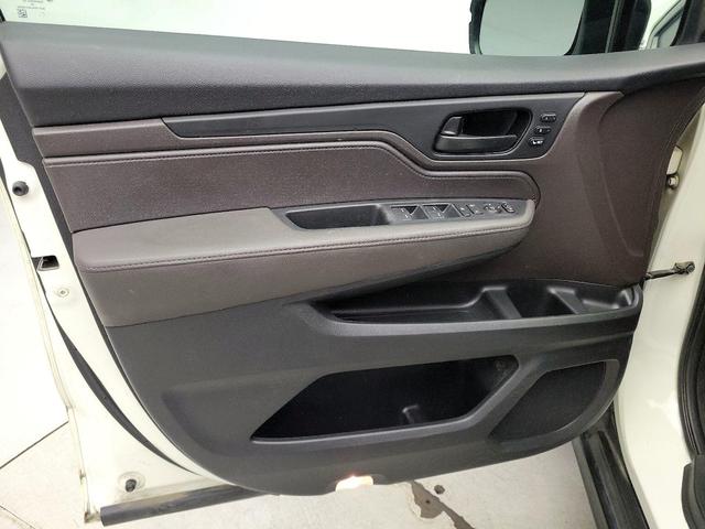 Photo of 2019 White Honda Odyssey