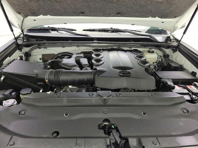 Photo of 2022 White Toyota 4Runner