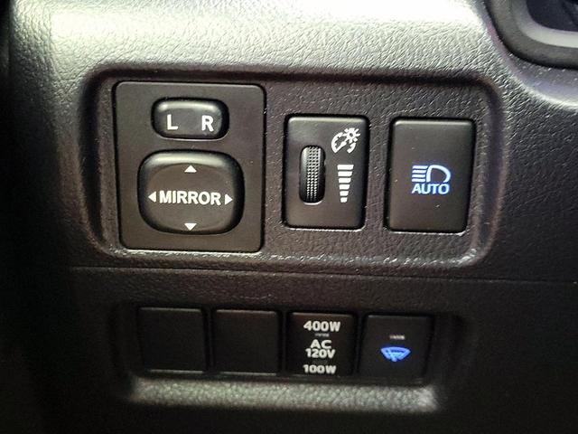 Photo of 2022 White Toyota 4Runner