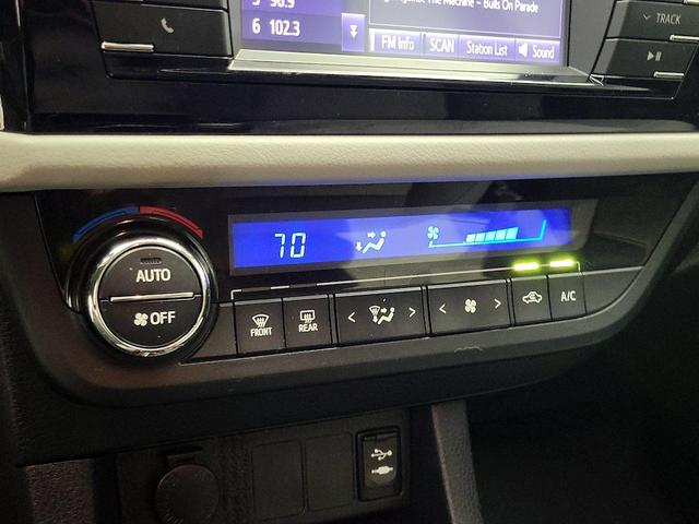 Photo of 2015 Gray Toyota Corolla