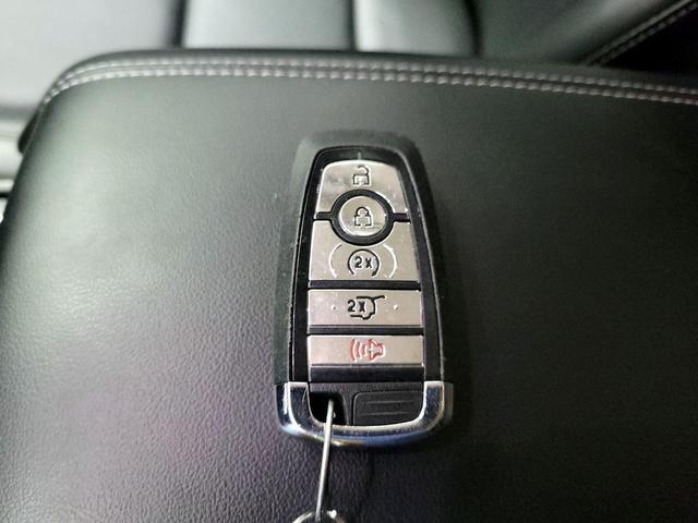 Photo of 2023 Black Lincoln Corsair
