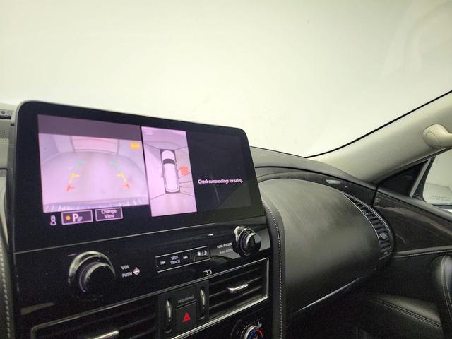 Photo of 2022 Black INFINITI QX80
