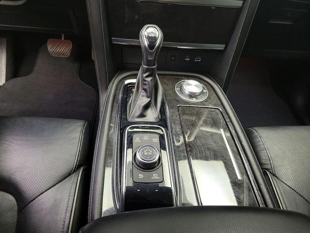 Photo of 2022 Black INFINITI QX80