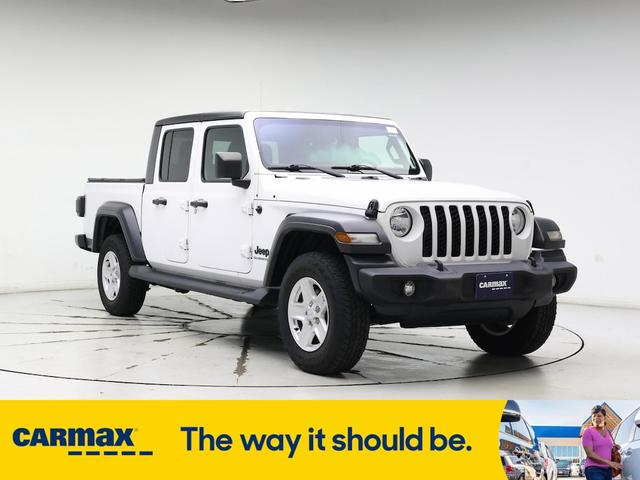 Photo of 2020 White Jeep Gladiator