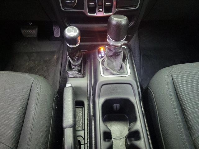 Photo of 2020 White Jeep Gladiator