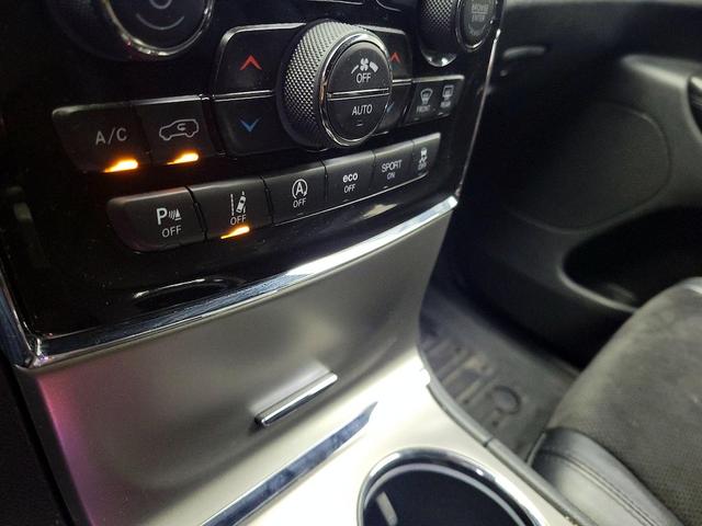 Photo of 2021 Black Jeep Grand Cherokee