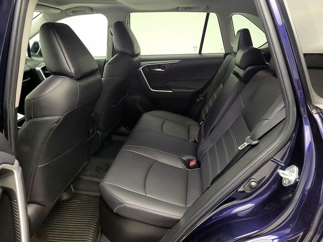Photo of 2022 Blue Toyota RAV4 Hybrid