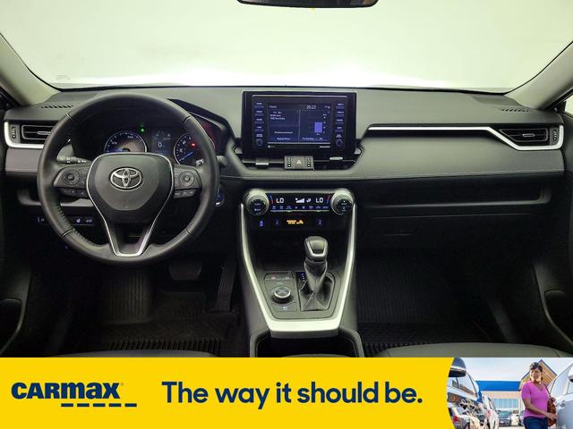 Photo of 2022 Blue Toyota RAV4 Hybrid