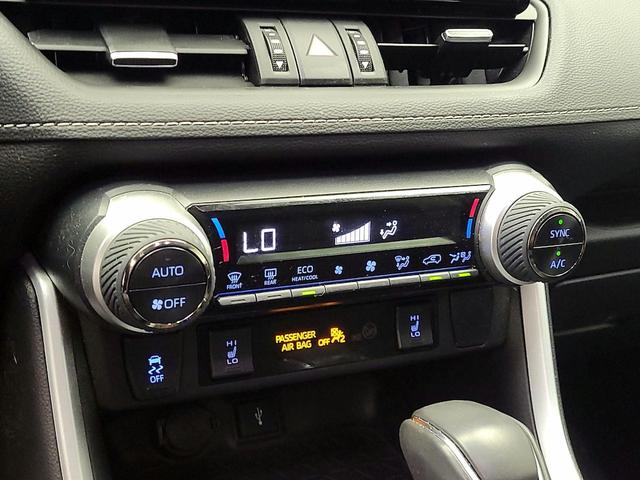 Photo of 2022 Blue Toyota RAV4 Hybrid