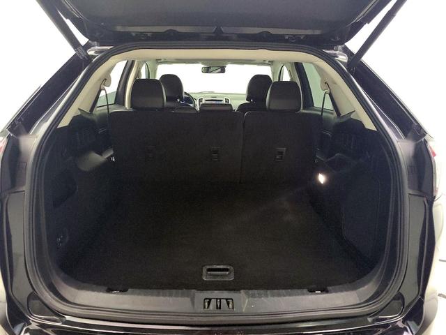 Photo of 2015 Black Ford Edge