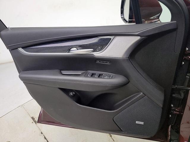 Photo of 2022 Brown Cadillac XT5