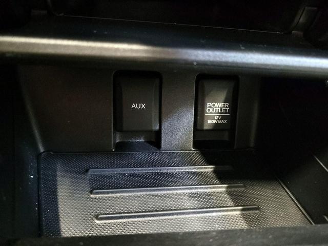 Photo of 2015 White Honda Civic