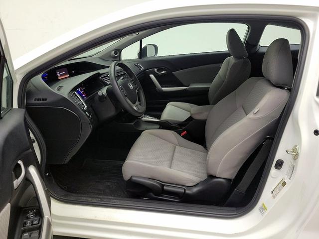 Photo of 2015 White Honda Civic