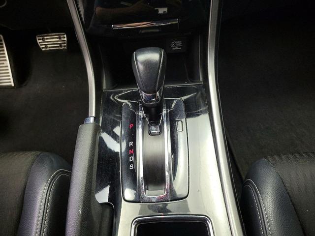 Photo of 2017 White Honda Accord