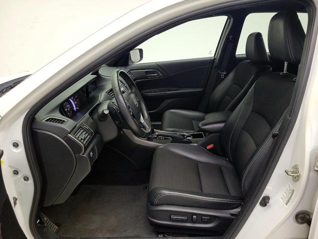 Photo of 2017 White Honda Accord