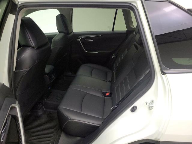 Photo of 2022 Pearl Toyota RAV4