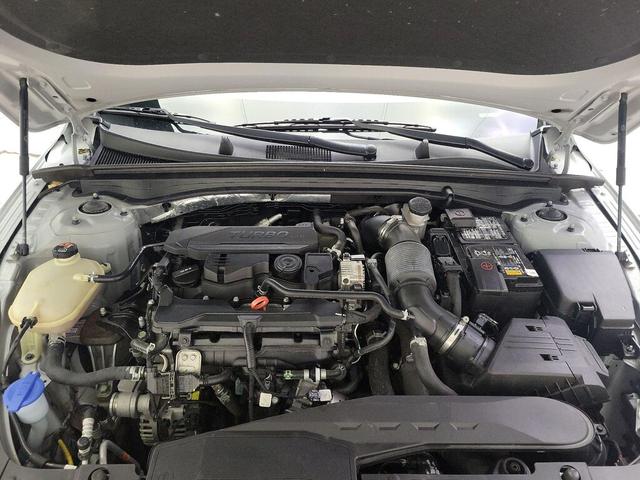 Photo of 2021 Gray Kia K5