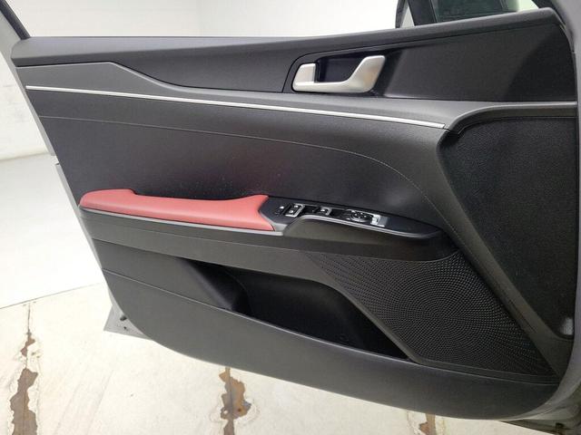 Photo of 2021 Gray Kia K5