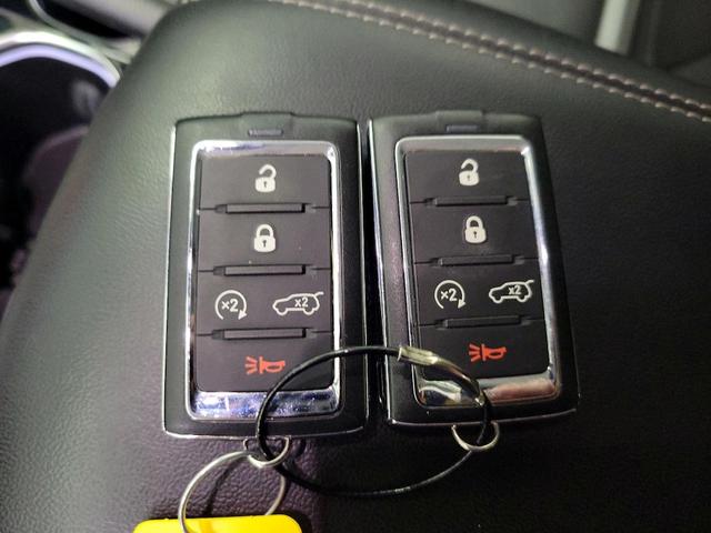 Photo of 2023 Black Jeep Grand Cherokee 4xe