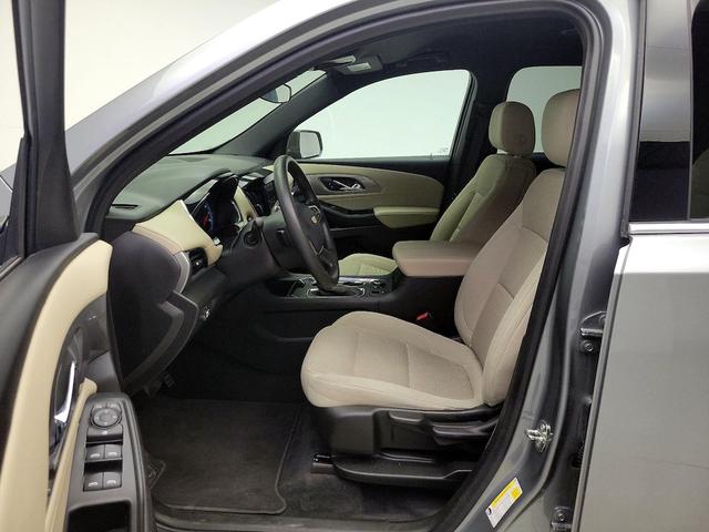 Photo of 2023 Gray Chevrolet Traverse