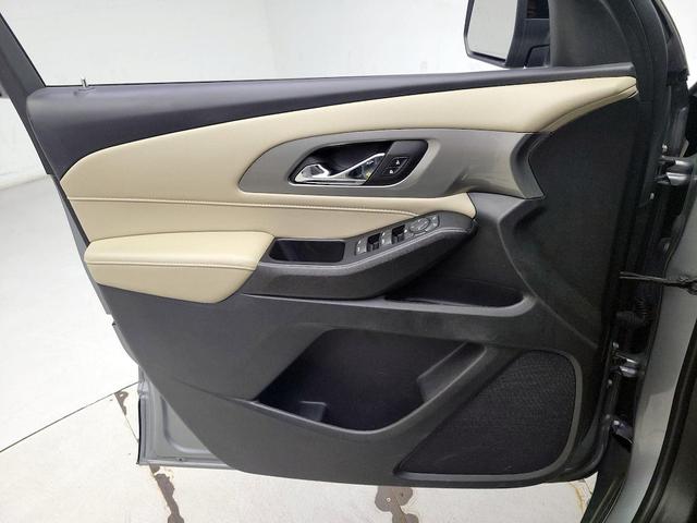 Photo of 2023 Gray Chevrolet Traverse