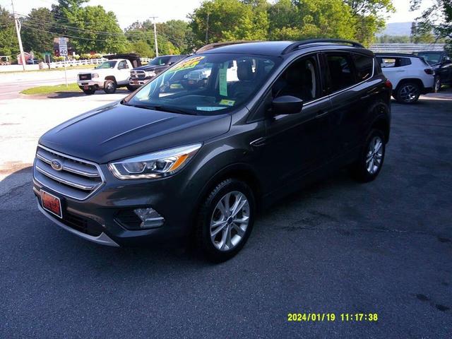 Photo of 2019 Gray Ford Escape