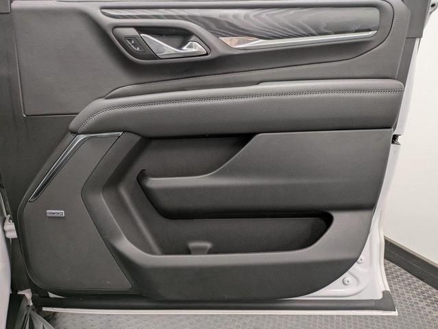 Photo of 2023 White GMC Yukon