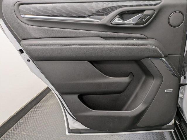 Photo of 2023 White GMC Yukon