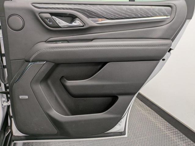 Photo of 2023 White GMC Yukon