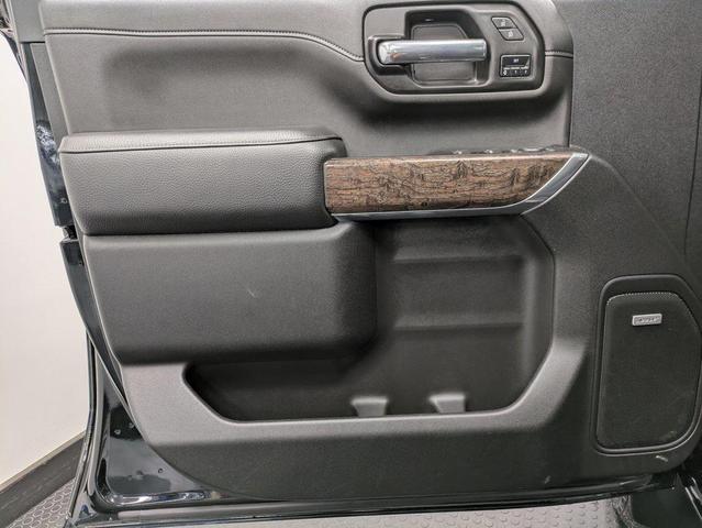 Photo of 2022 Onyx Black GMC Sierra 2500