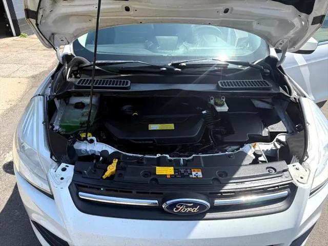 Photo of 2013 WHITE Ford Escape
