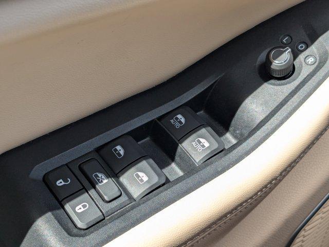 Photo of 2023 Bright White Clearcoat Jeep Grand Cherokee