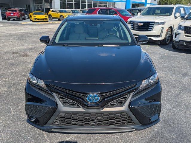 Photo of 2022 Celestial Silver Metallic Toyota Camry Hybrid