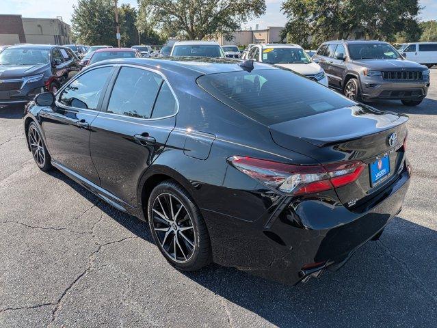 Photo of 2022 Celestial Silver Metallic Toyota Camry Hybrid
