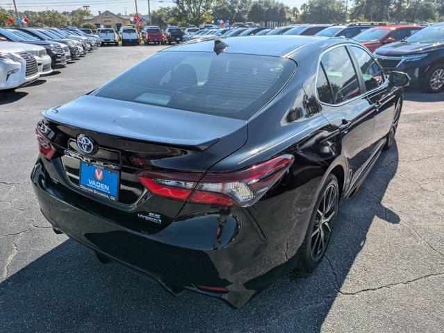Photo of 2022 Celestial Silver Metallic Toyota Camry Hybrid