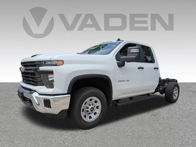 Photo of 2025 Summit White Chevrolet Silverado 3500
