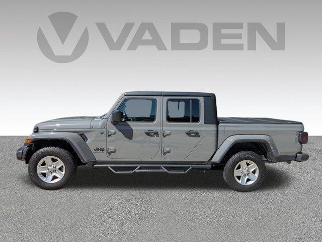 Photo of 2022 Sting Gray Clearcoat Jeep Gladiator