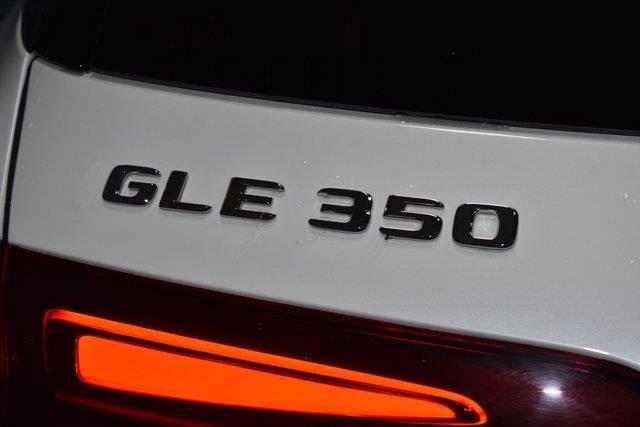 Photo of 2025 MANUFAKTUR Moonlight White Metallic Mercedes-Benz GLE 350