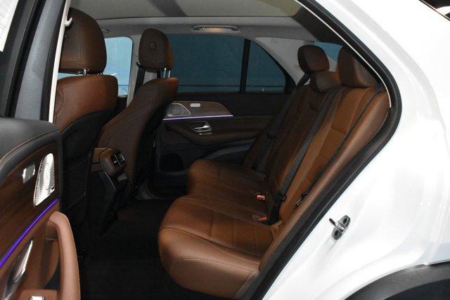 Photo of 2025 MANUFAKTUR Moonlight White Metallic Mercedes-Benz GLE 350