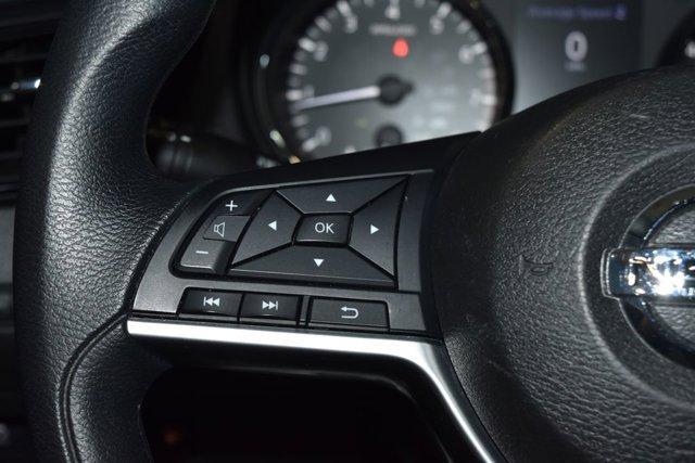 Photo of 2020 Glacier White Nissan Rogue