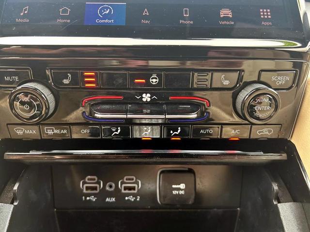 Photo of 2023 White Jeep Grand Cherokee