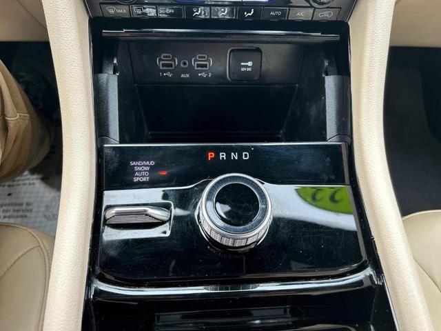 Photo of 2023 White Jeep Grand Cherokee