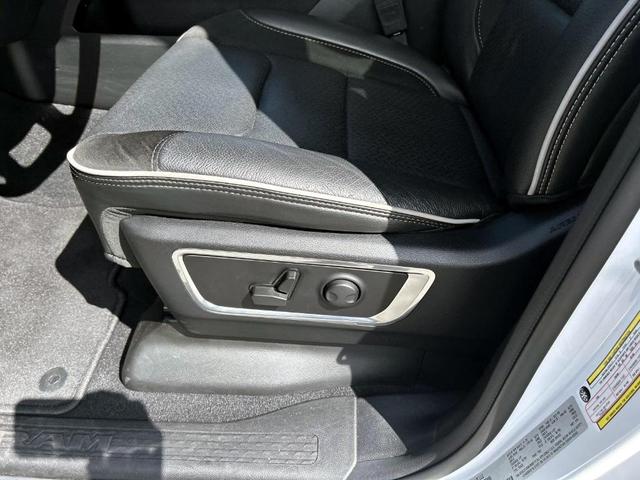 Photo of 2025 Bright White Clearcoat RAM 1500