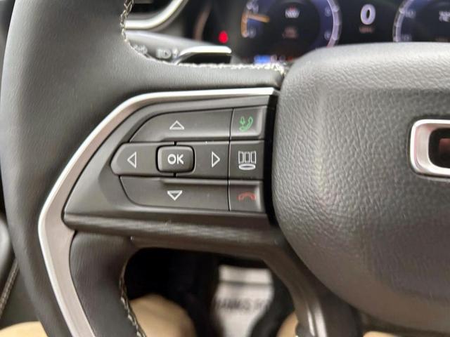 Photo of 2023 Diamond Black Jeep Grand Cherokee L