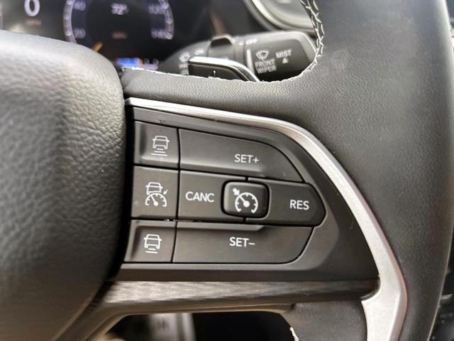 Photo of 2023 Diamond Black Jeep Grand Cherokee L