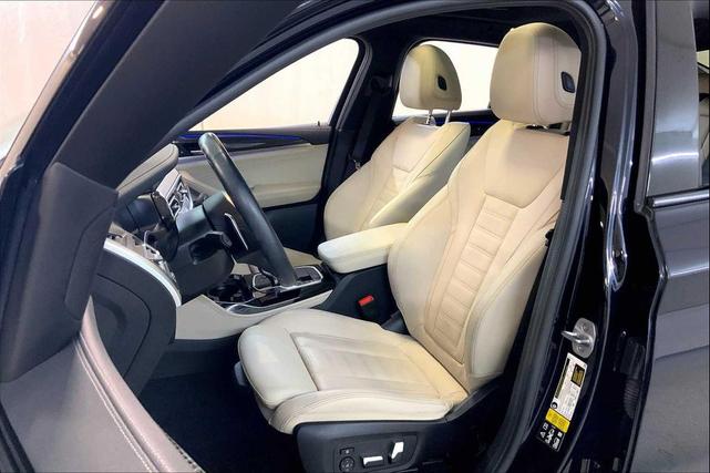 Photo of 2023 Carbon Black Metallic BMW X4
