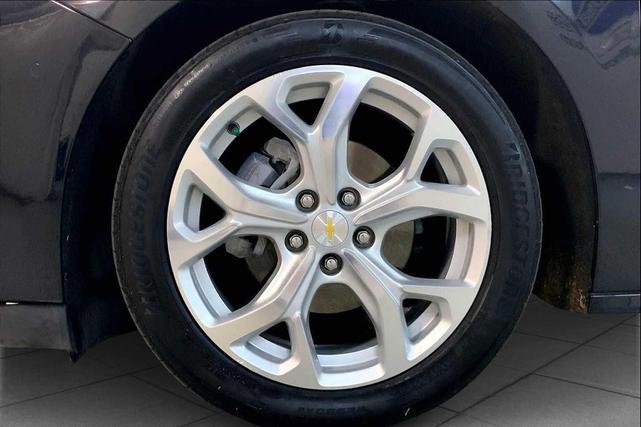 Photo of 2017 Mosaic Black Metallic Chevrolet Volt