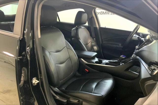 Photo of 2017 Mosaic Black Metallic Chevrolet Volt