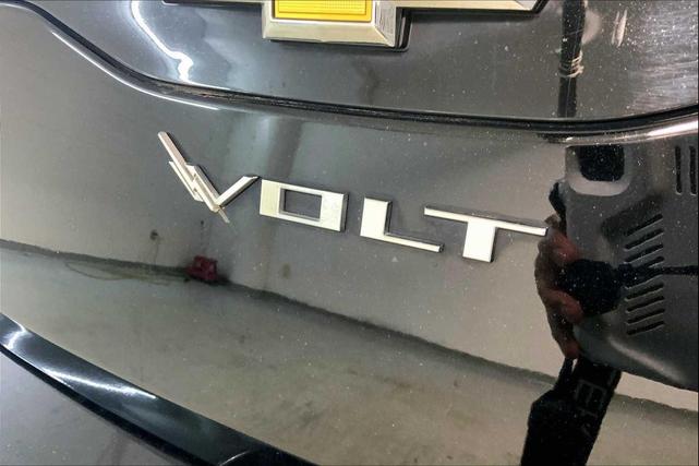 Photo of 2017 Mosaic Black Metallic Chevrolet Volt